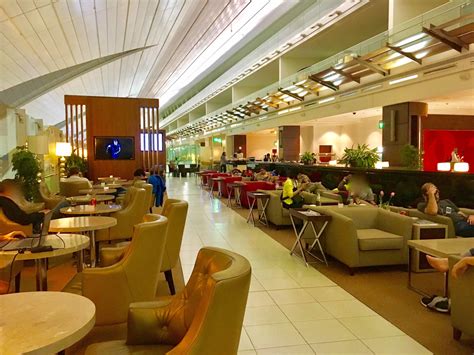 dubai airport lounge terminal 3 reviews